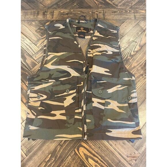 Game Winner Camo Hunting Outdoor Vest Men S/M Shooting Tackle Safari Pockets - Picture 1 of 8